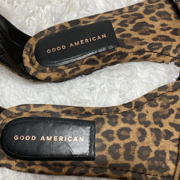 Good American Square Top Leopard Print Sandals with Chain Detail - Picture 5 of 8